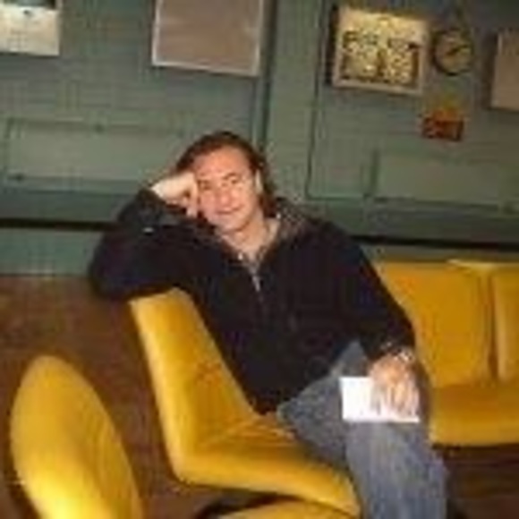 Profile Picture of Johnny Taranto (@johnnytaranto) on Poshmark
