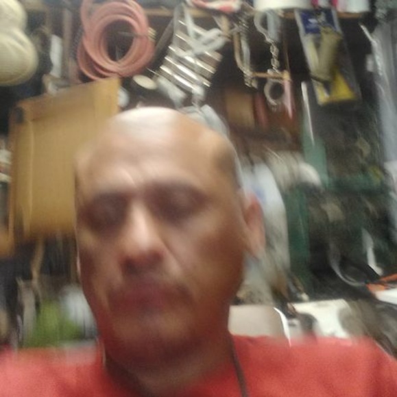 Profile Picture of Edward Reyna (@reynaedward312) on Poshmark