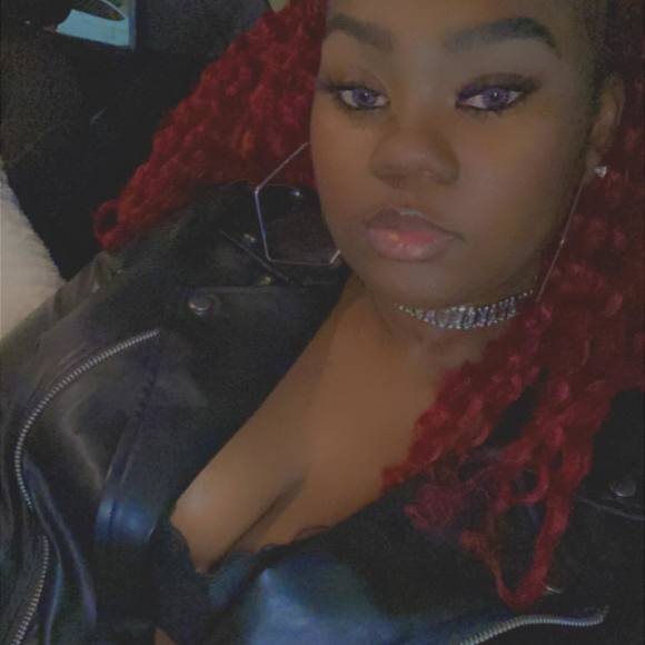 Profile Picture of Neeshia Blue (@bluebeautybaby) on Poshmark