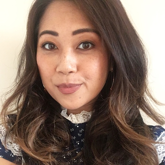 Profile Picture of Wendy Taing (@wendyfrolics) on Poshmark