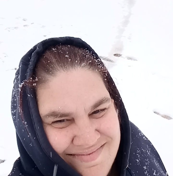 Profile Picture of Melissa Breitschwerdt (@mbreitschwerdt) on Poshmark