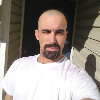 Profile Picture of Robert Halcomb (@RobertHalcomb12) on Twitter