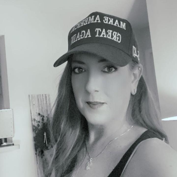 Profile Picture of Michelle Renée (@michellek2140) on Tiktok