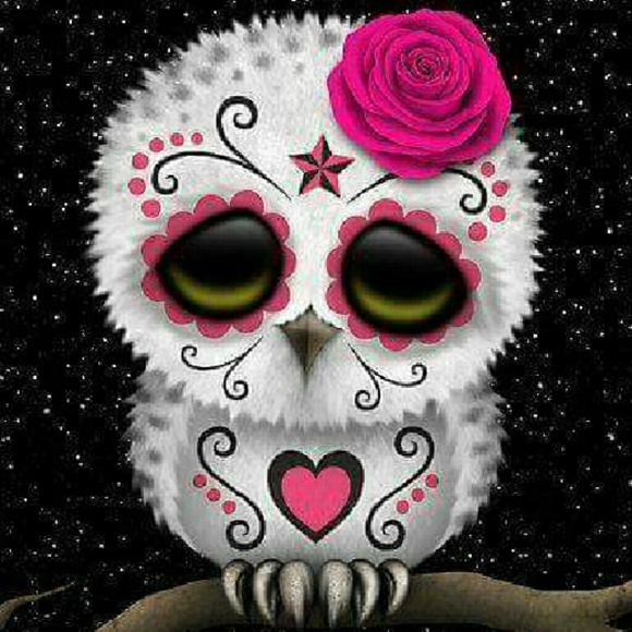 Profile Picture of Pernee Tesner (@perneet80) on Poshmark