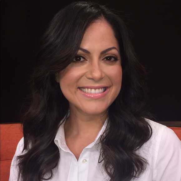 Profile Picture of Linnet Martinez (@linnetm) on Poshmark