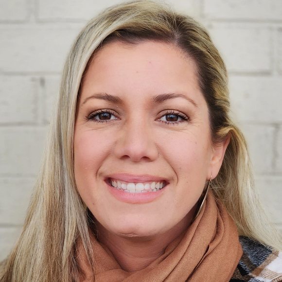 Profile Picture of Jemmy Carmona (@jemmycarmona) on Poshmark