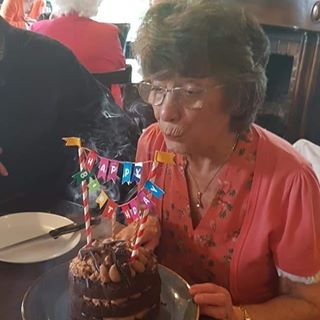 Profile Picture of Lily Yates (@Lily-Yates) on Facebook