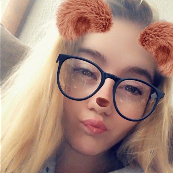 Profile Picture of Kimberlee Meyerhoff (@kmeyerhhoff) on Poshmark