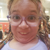 Profile Picture of Mackenzie Hollis (@MackenzieHollis) on Youtube