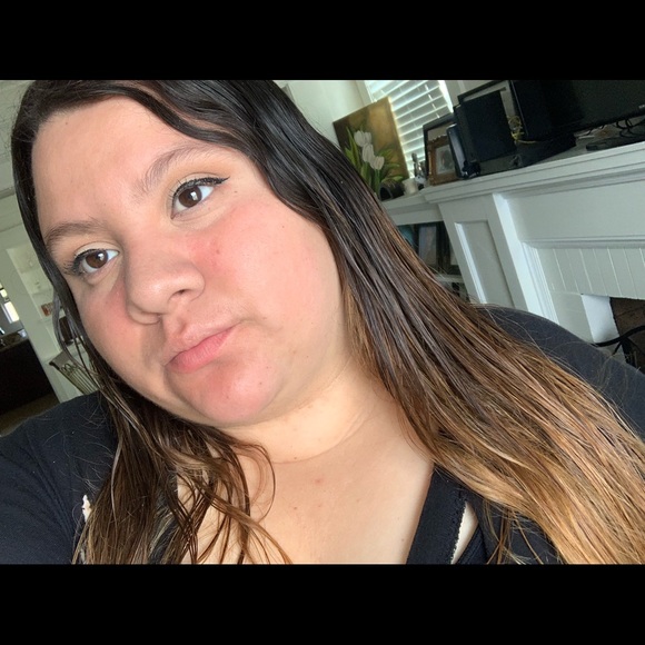 Profile Picture of Aura Gonzalez (@gonzalez0314) on Poshmark