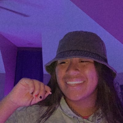 Profile Picture of Julia Busch (@JuliaBu73968129) on Twitter