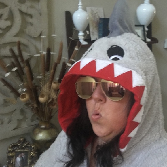 Profile Picture of Kelli Reddinger (@thesassybeast) on Poshmark