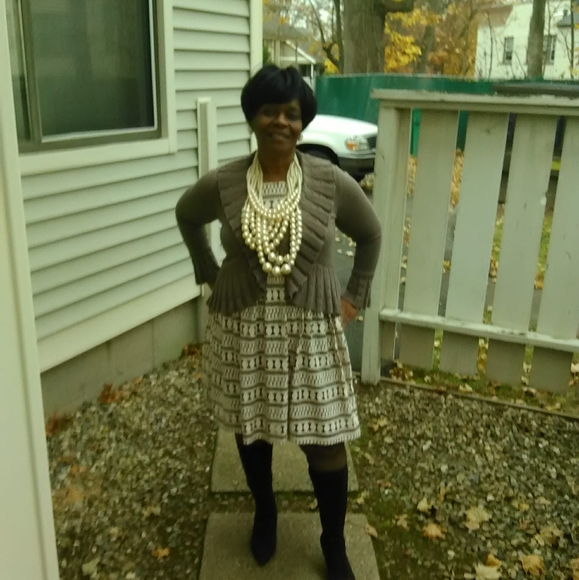 Profile Picture of Orelia Brown (@oreliabrown81) on Poshmark