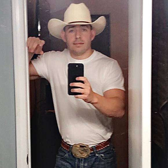 Profile Picture of Garrett Ools (@garrettools) on Poshmark