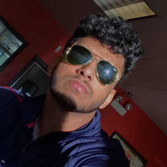 Profile Picture of Malik Abdullah (@luffymalik) on Poshmark