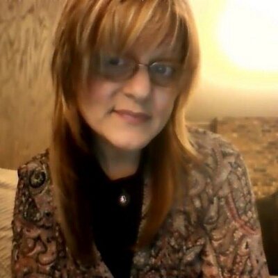 Profile Picture of Lynn Holcomb (@lynn_holcomb) on Twitter