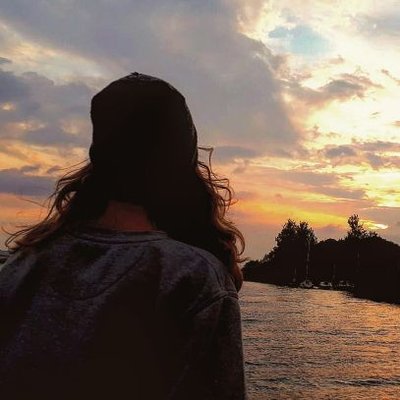 Profile Picture of Juliane Schneider (@monatimsommer) on Twitter