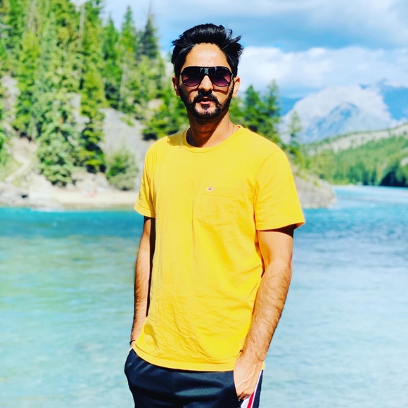 Profile Picture of Manveer Singh (@manveersingh52) on Poshmark