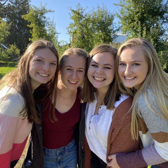 Profile Picture of Heidea Vaudt (@vaudt5) on Poshmark