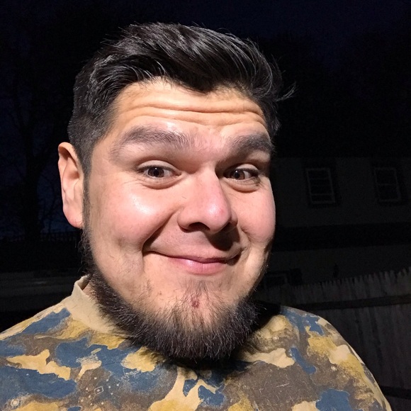 Profile Picture of Erick Guzman (@erickyair) on Poshmark