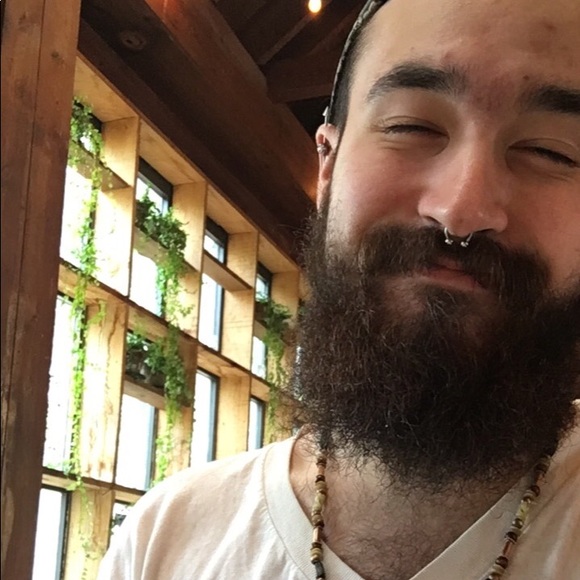Profile Picture of Pete Dowley (@petiepie2) on Poshmark