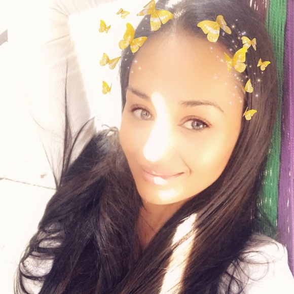 Profile Picture of Diana Preciado (@prettydi87) on Poshmark