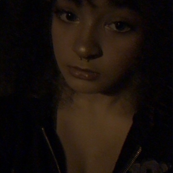 Shylo Rayne - Poshmark Profile Picture of Shylo Rayne (@rayneshylo) on Poshmark