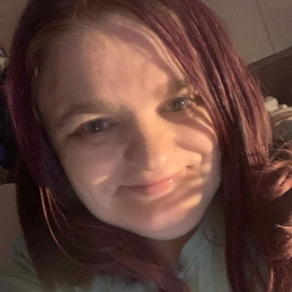 Profile Picture of Macy Craigen (@craigenmacy) on Poshmark