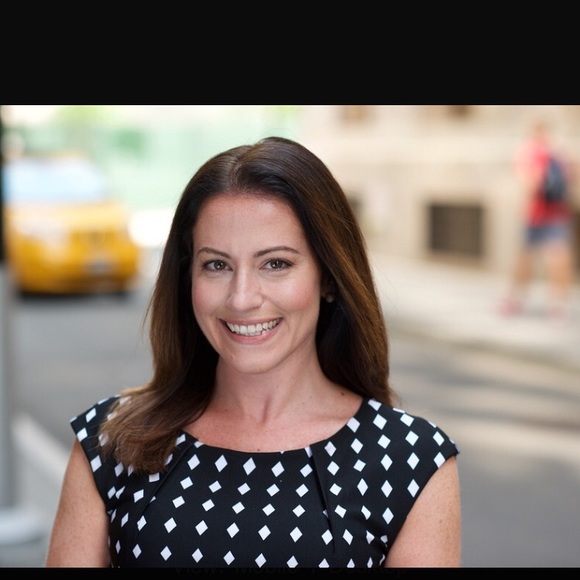 Profile Picture of Raechel Schwartz (@raeschwar86) on Poshmark