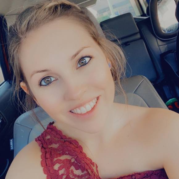 Profile Picture of Natalie Mcparland (@nchambers0214) on Poshmark