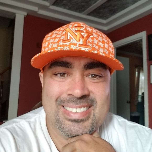 Profile Picture of Jason Blackstone (@jasonblackstone) on Poshmark