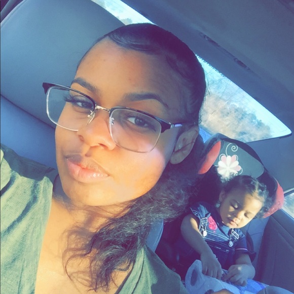 Profile Picture of Bryanna Baez (@simplybree17) on Poshmark