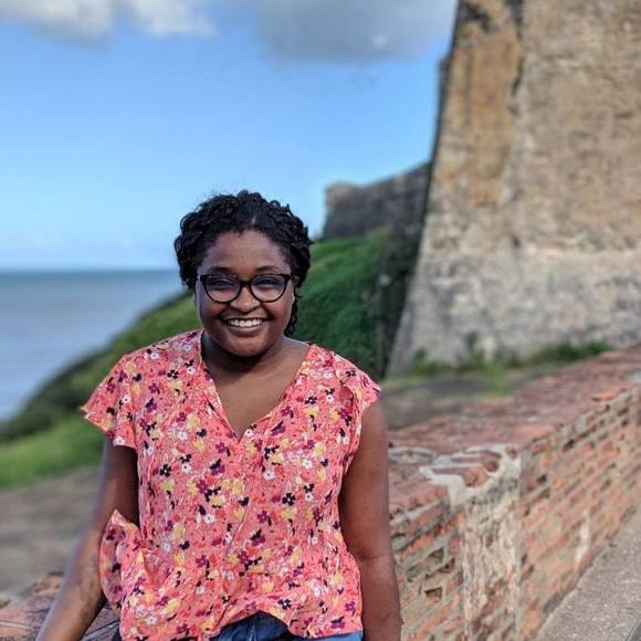 Profile Picture of Alicia Boxill (@alishboxill) on Poshmark