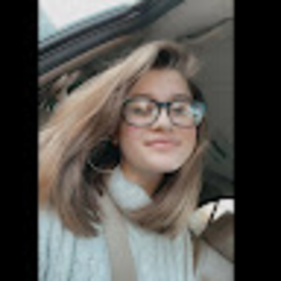 Profile Picture of Sophia Digorga (@digorgasophia) on Poshmark