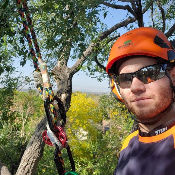 Profile Picture of Clay Cochran (@cochranclay) on Poshmark