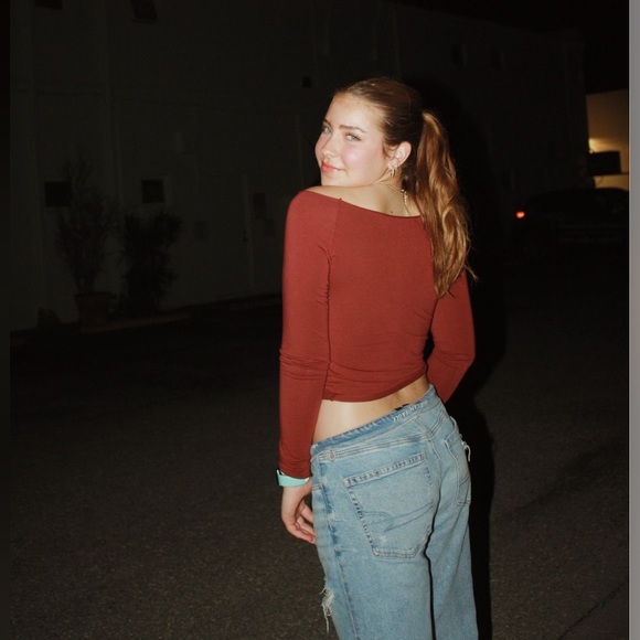 Madison Pietak - Poshmark Profile Picture of Madison Pietak (@madempie78) on Poshmark