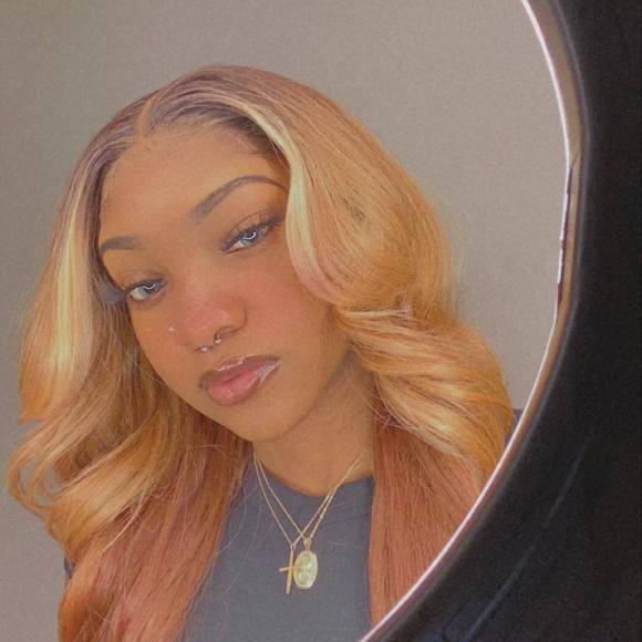 Profile Picture of Shàńtáè Pàģé (@taetae100) on Poshmark
