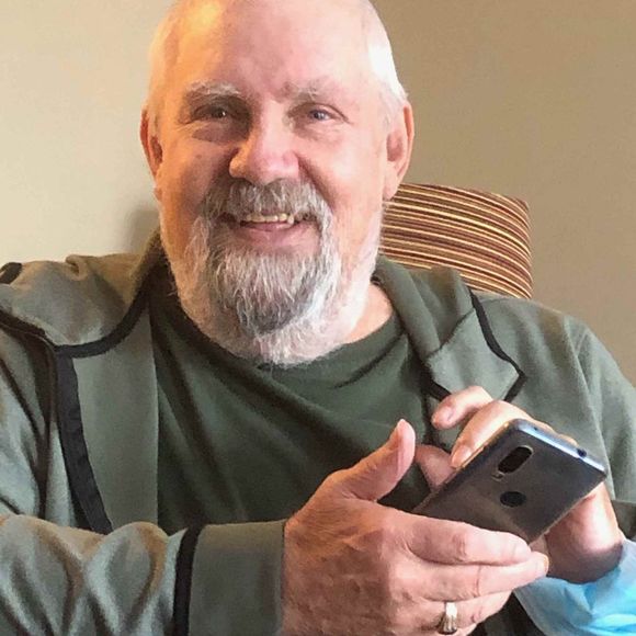 Profile Picture of Richard Gullion (@richard_gullion) on Poshmark