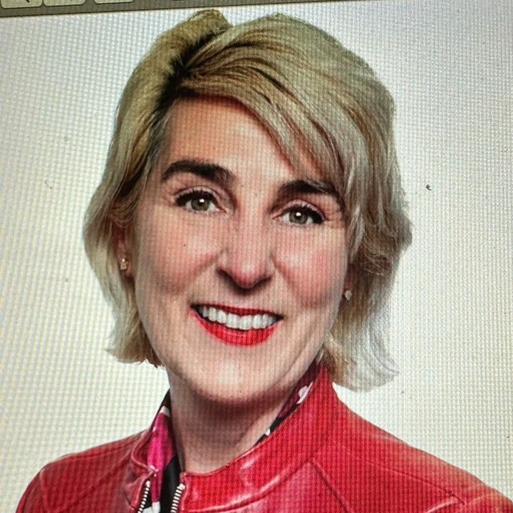 Profile Picture of Lisa Zahner (@lisazahnersf) on Tiktok