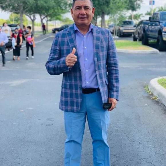 Profile Picture of Aniceto Zea (@anicetozea12) on Poshmark