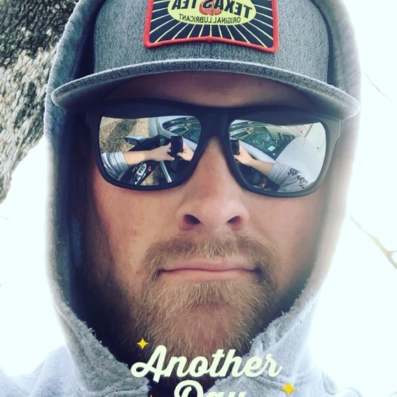 Profile Picture of John Miller (@tunajohn7) on Poshmark