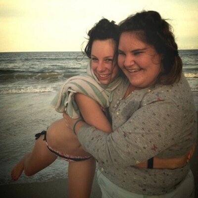 Profile Picture of Caroline N' Rowan (@narrygumdrop) on Twitter