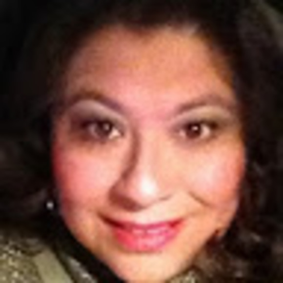 Profile Picture of Cynthia Cuellar (@cynthiacuell884) on Poshmark