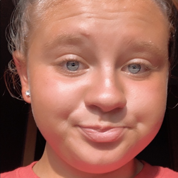 Profile Picture of Megan Frieler (@meganfrieler) on Poshmark