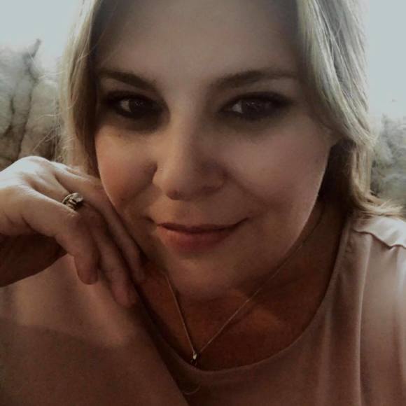 Profile Picture of Carrie Reynolds (@carriereynol306) on Poshmark