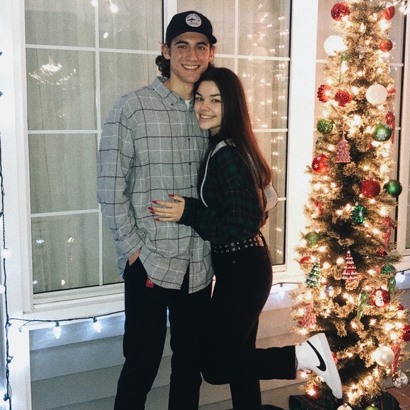 Profile Picture of Juliana Garnica (@jgarnicaa) on Poshmark