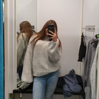 Profile Picture of Amber (@DevosAmber) on Twitter