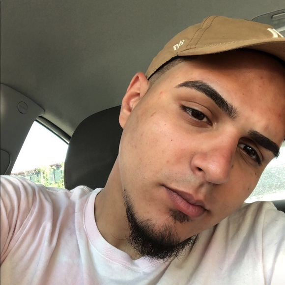 Profile Picture of Kevin Formisano (@papigandules) on Poshmark