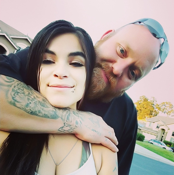 Profile Picture of Daveynlena Crosiar (@daveynlenac) on Poshmark