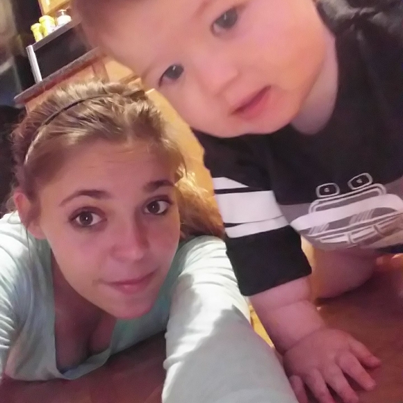 Profile Picture of Ashley Vibbert (@avibbert) on Poshmark